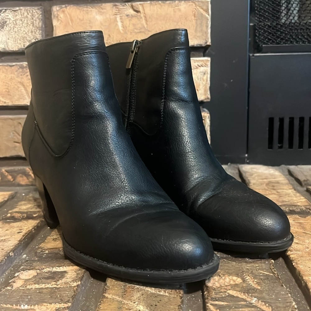 Chaps Misa Black Ankle Boots Size 8.5